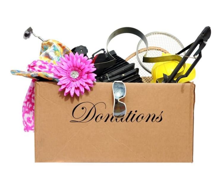 Declutter-Donations-box-e1431705308771