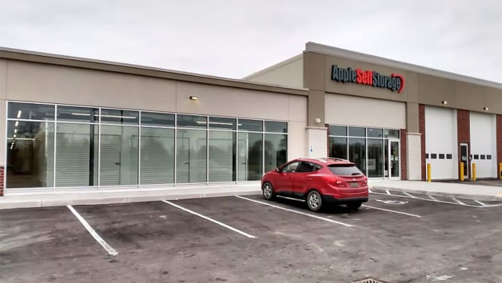 new apple self storage location in leamington, ontario