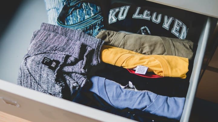pack summer clothes to store
