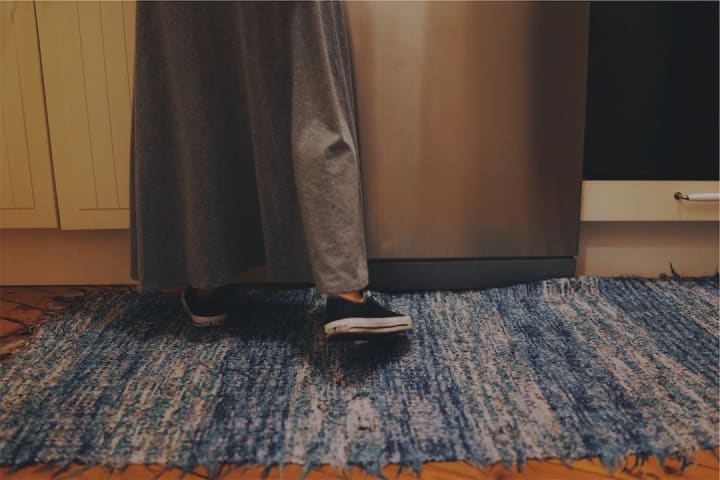 rugs and carpets keep floors warm